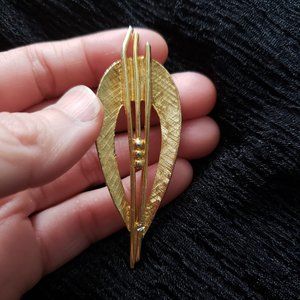 Vintage Signed Gold Tone Abstract Guitar Pin Brooch